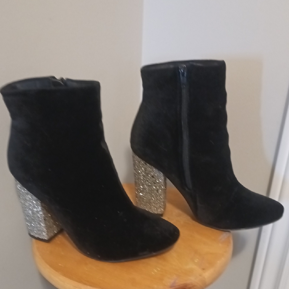 JustFab Besha Black Booties - Silver Glitter Block Heel - 8.5